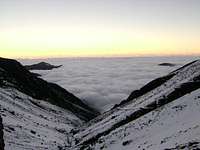 La vallee vue du refuge de la tazaghart, mauvais temps en perspectives