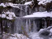 Frozen cascades