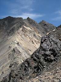 The ridge that take you till the summit of Alam kooh.