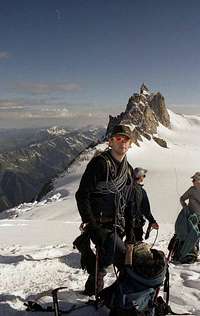 Climbing the Mont Blanc du...