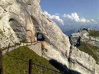 Trail between Tomlishorn (2128m, the highest peak of the 