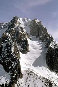 Closer view at the aiguille...