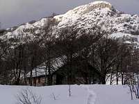 Vratlo hut (1165 m)