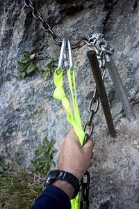 Clipping to chains