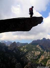 The breathtaking granite arm hanging over Alzolu valloon,
Punta di U Bracciu (Corsica)