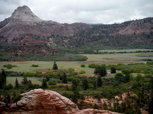 Is this a new National Park structure?  East of Cave Knoll in Zion