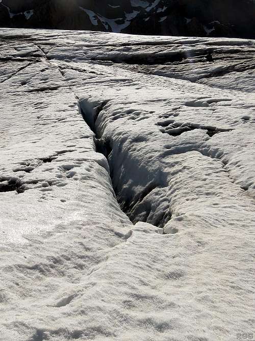 A small crevasse on Svínafellsjökull