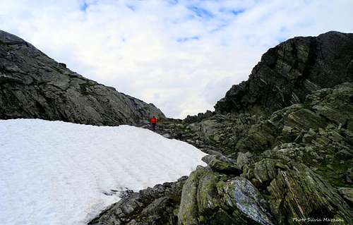 The saddle between the two summits of Ryssdalshornet