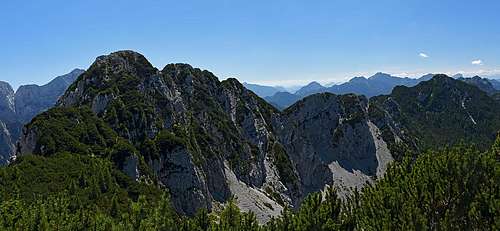 The three summits of Monte Gosadon