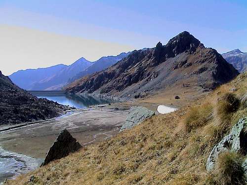 Gabiet Lake & Refuge towards Corno del Camoscio 2001