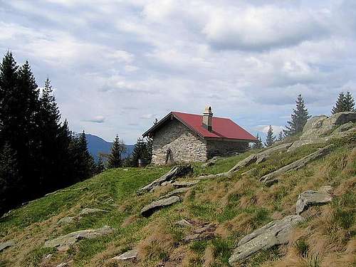 Rifugio Alp de Martum (1845m)