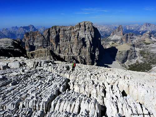 A phenomenon of broad karstiness on the summit of Popera