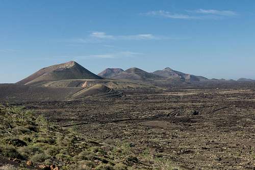 Montaña Ortiz (450m), Montaña del Señalo (507m), Montaña de los Rodeos (445m), Pico Partido (494m)