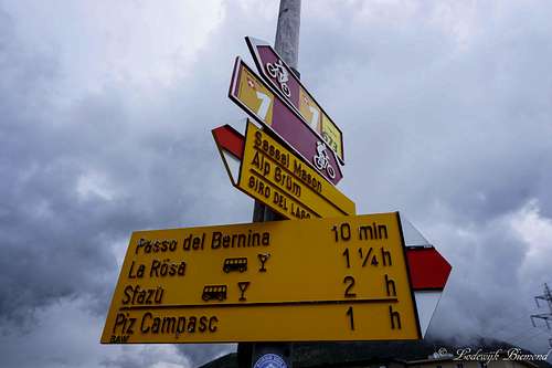 Signpost at Ospizio Bernina (2309m)