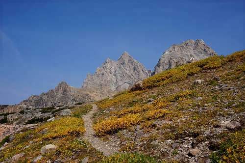 Trail to Avalanche Divide