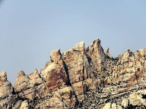 Zoomed view of South Split Mountain pinnacles