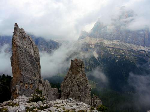 Torre Inglese and Tofana di Rozes partially in clouds