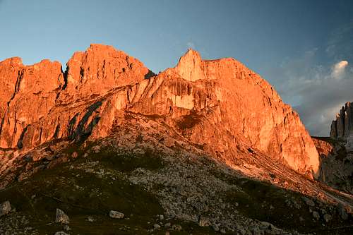 Teufelswandspitze and Croz di Santa Giuliana in sunrise alpenglow