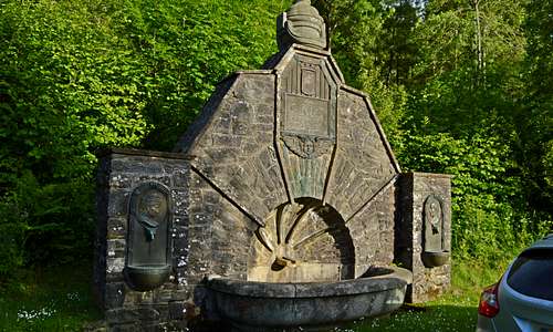 Tweedmouth Memorial, Tomich