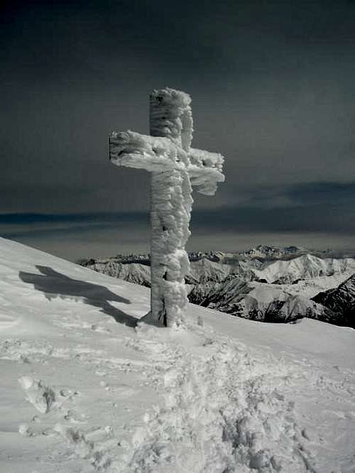The cross on Grignone summi -...