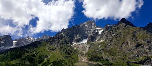 The mighty Mont Greuvetta seen  from Val Ferret