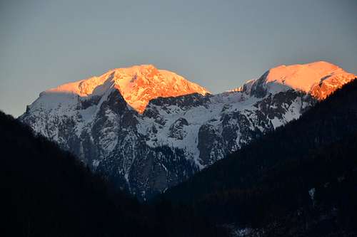 Hoher Göll and Hohes Brett in winter evening alpenglow
