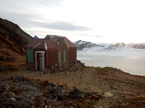 Camp 17 overlooking the Lemon Glacier
