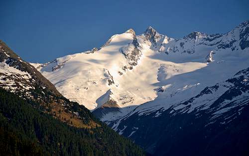 Gabler (3263 m) and Reichenspitze (3303 m) at the easternmost tip of the Zillertal Alps