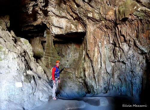 Rocher de St Michel, Grotte de l'Ermite