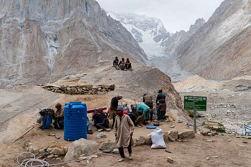 Porters in Urdukas camp