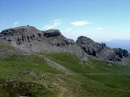 The full ridge of Aldamin...