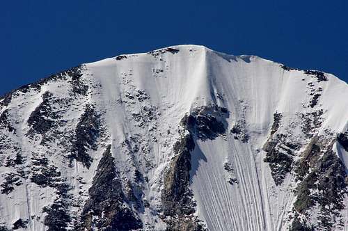 Zooming on the summit of Gran Zebrù