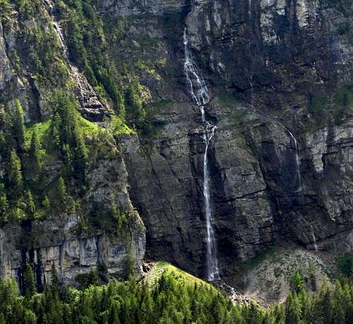 Waterfall below Doldenhorn