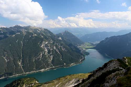 Seekarspitze - Seebergspitze traverse. Looking south, over the Achensee towards the Rofan massif, Ebner Joch and the town of Maurach.