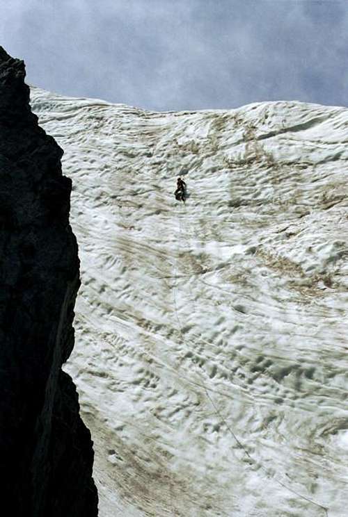 Iceclimbing on the Ak-Oyuk...