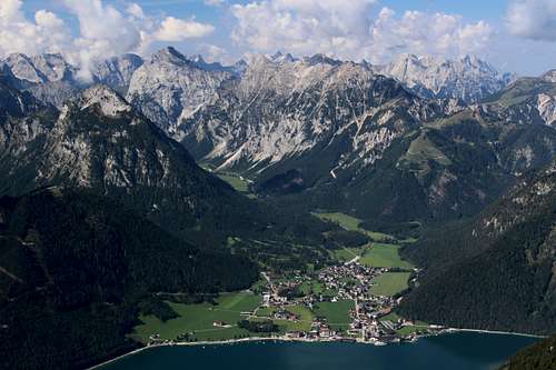 Rofan circuit - Pertisau on the shores of the Achensee. Karwendel mountains in the background