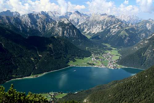 Rofan circuit - Pertisau on the shores of the Achensee. Karwendel mountains in the background.
