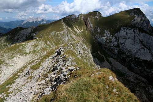 Rofan circuit - Marie on the Dalfazer Wande, Streichkopf (2243m) and Hochiss (2299m) in the distance
