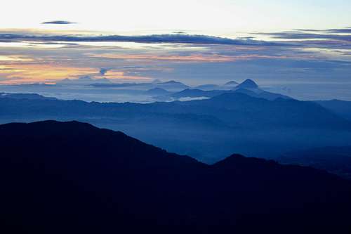 View from Volcan Tajumulco at dawn