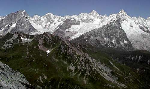  Remote view of Mont Blanc from Tête Fenêtre<i> 2.823 m</i>