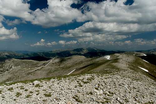 Descending Monte La Teratta (2208m) towards the Scanno Route