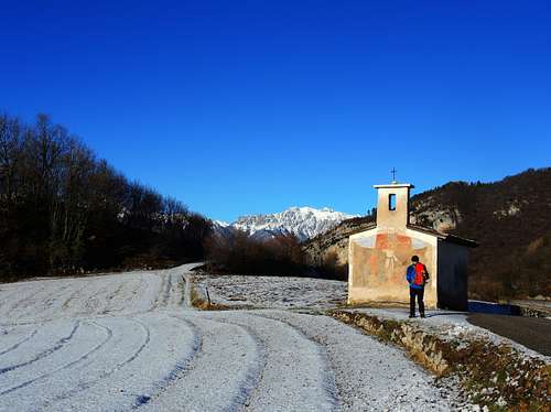 Tiny chapel at the start of the route to Monte Creino