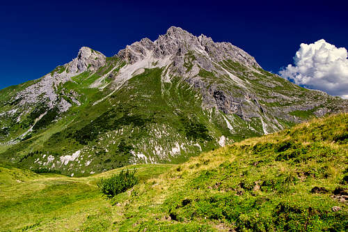 Karhorn (2416 m) in the Lechquellengebirge range
