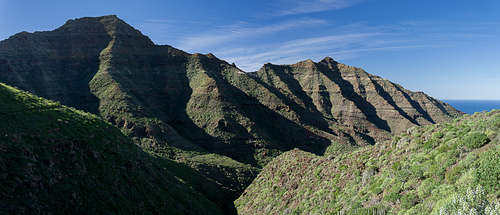 Amurgar (790m), Los dos Picachos (662m) above Barannquillo de las Canales