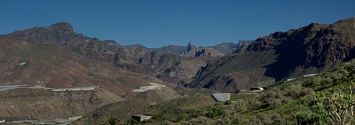 Back at the trailhead: a view into Caldera de Tejeda with Altavista (left) and Roque Bentayga (centre)