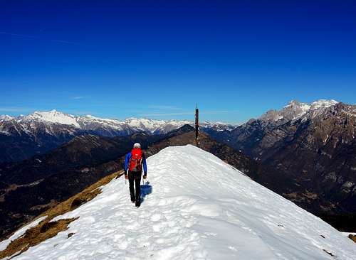 Summiting Cima Sera in winter