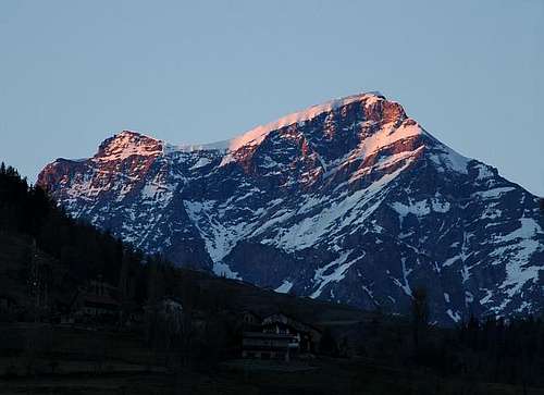 Grand Combin at sunset....