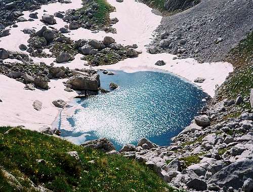 Zeleni Vir glacial lake
