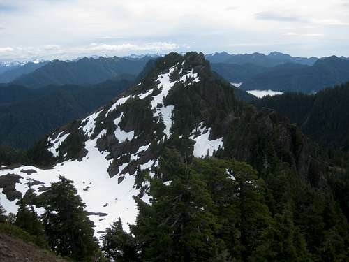 Colonel Bob's eastern summits from lookout summit