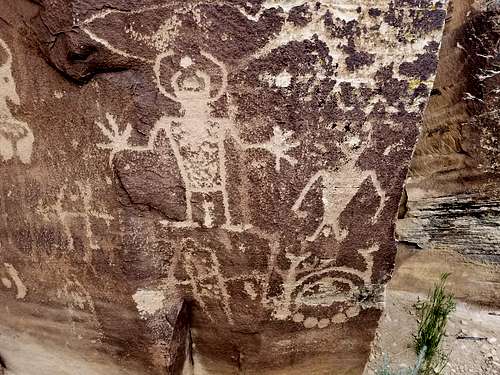 Petroglyphs in Dry Fork (McKonkie Ranch)